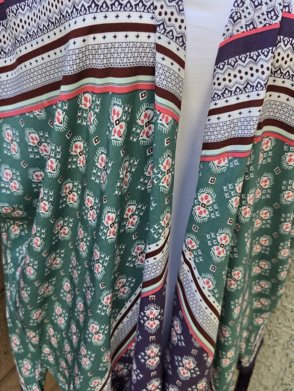 Victoria's Secret Boho Floral Fringe Kimono in Green & Navy - Picture 3 of 9
